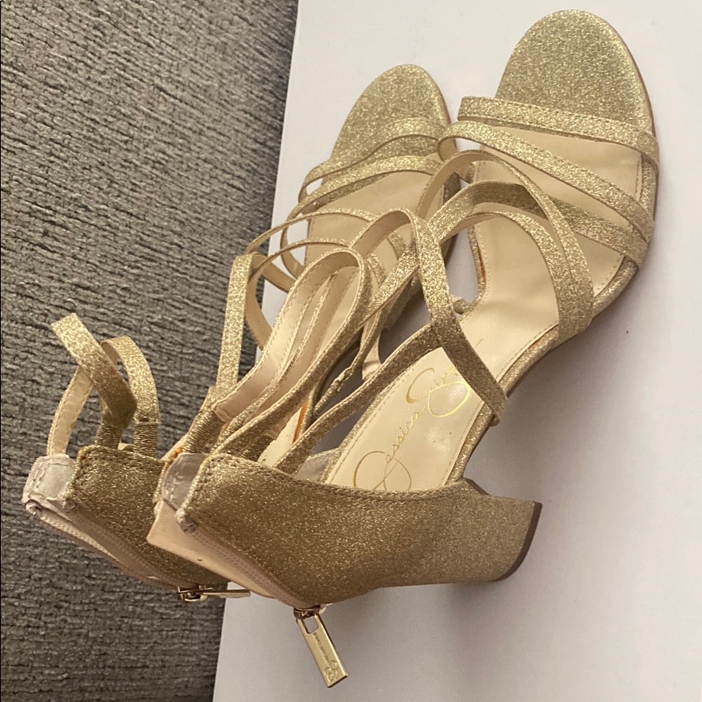Jessica Simpson Gold Heels with Elegant Design